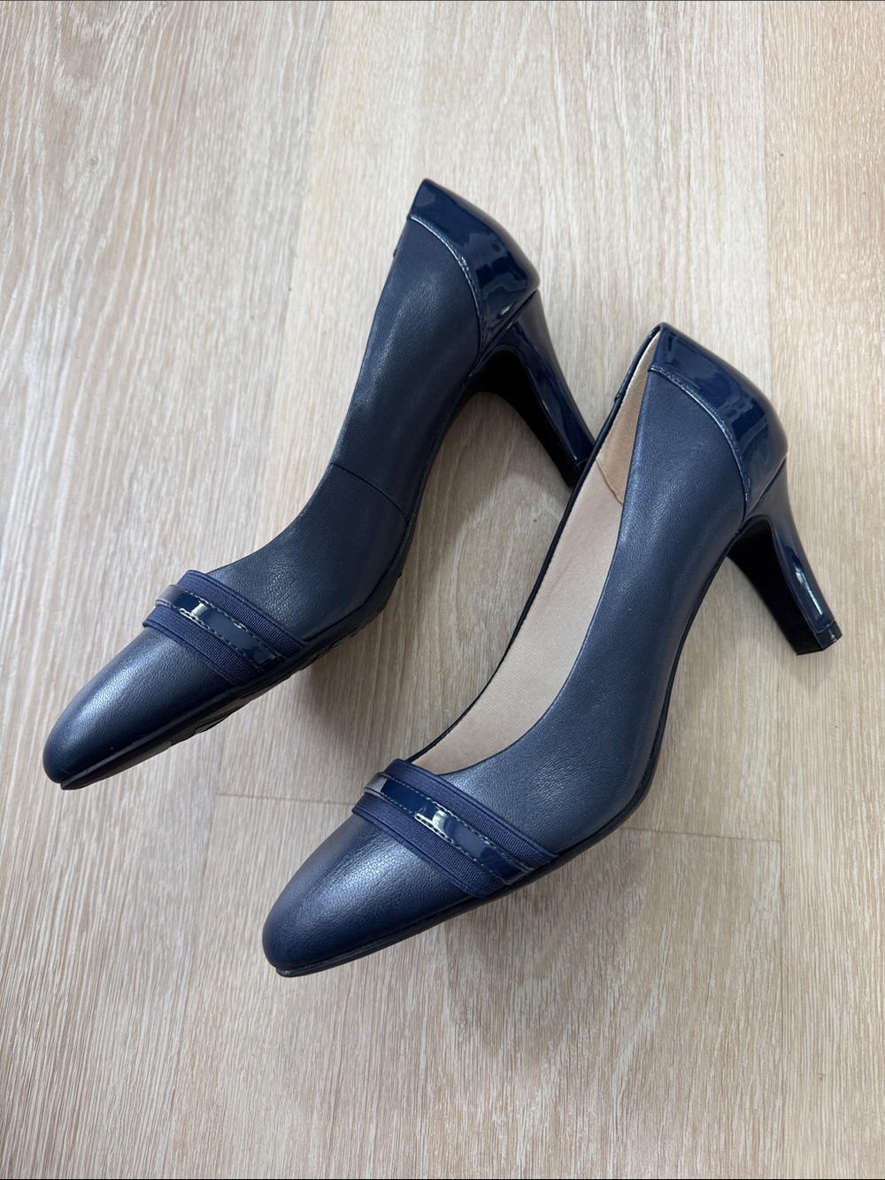 Life Stride Navy Pointed Toe Comfort Flats - Picture 2 of 5